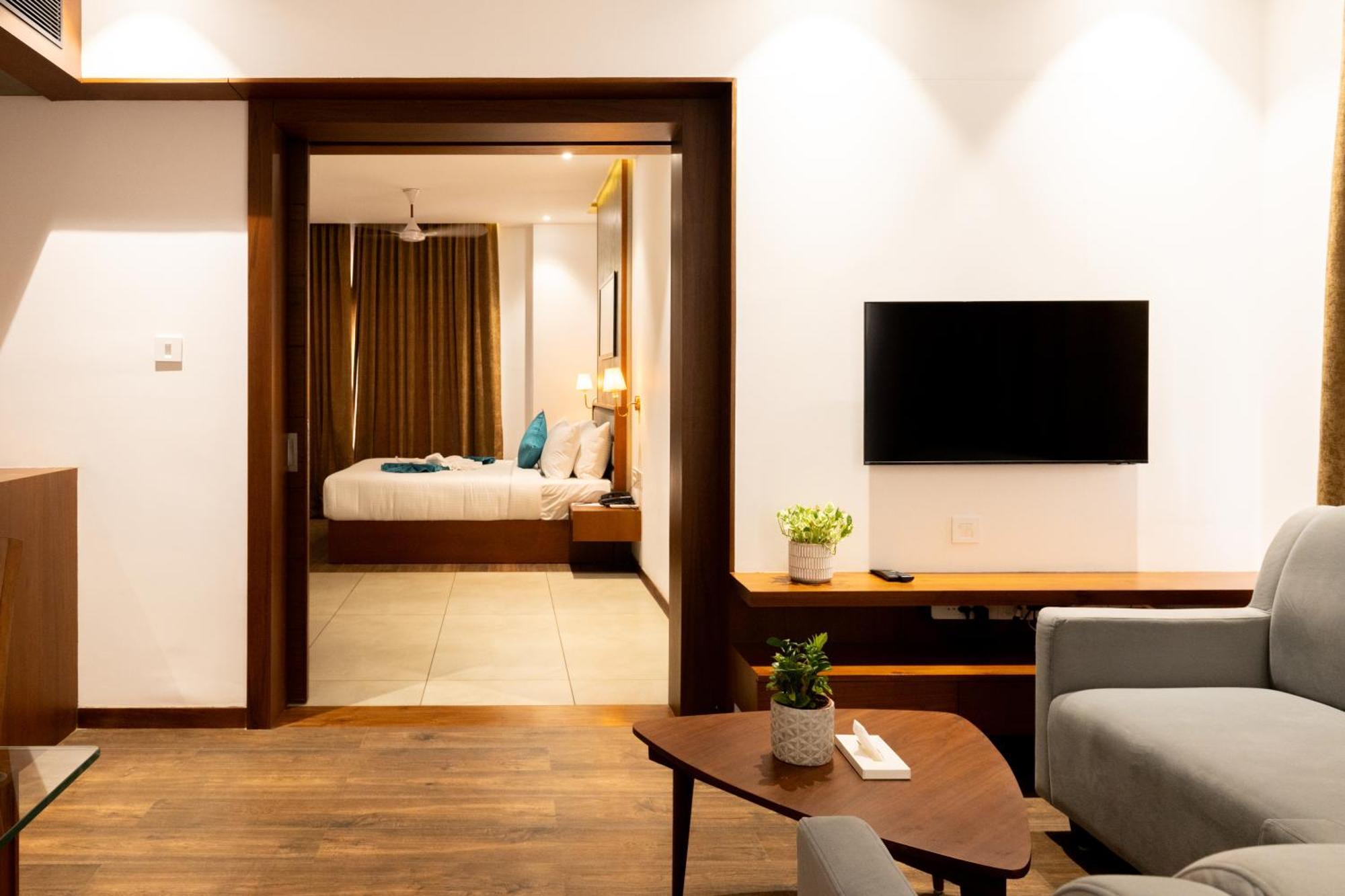 Hotel Gokulam Park Guruvāyūr Esterno foto